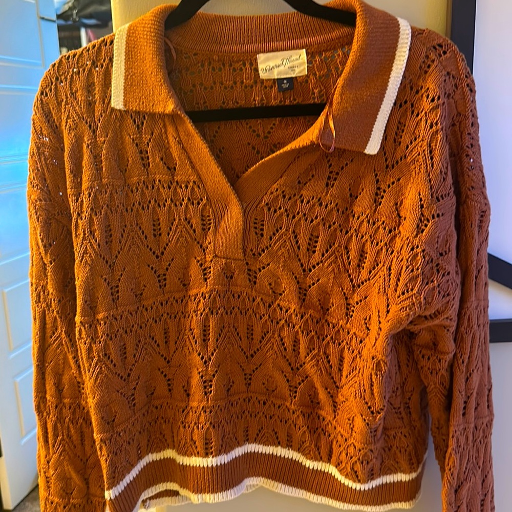 Universal thread, burnt orange, crochet, pull over sweatshirt